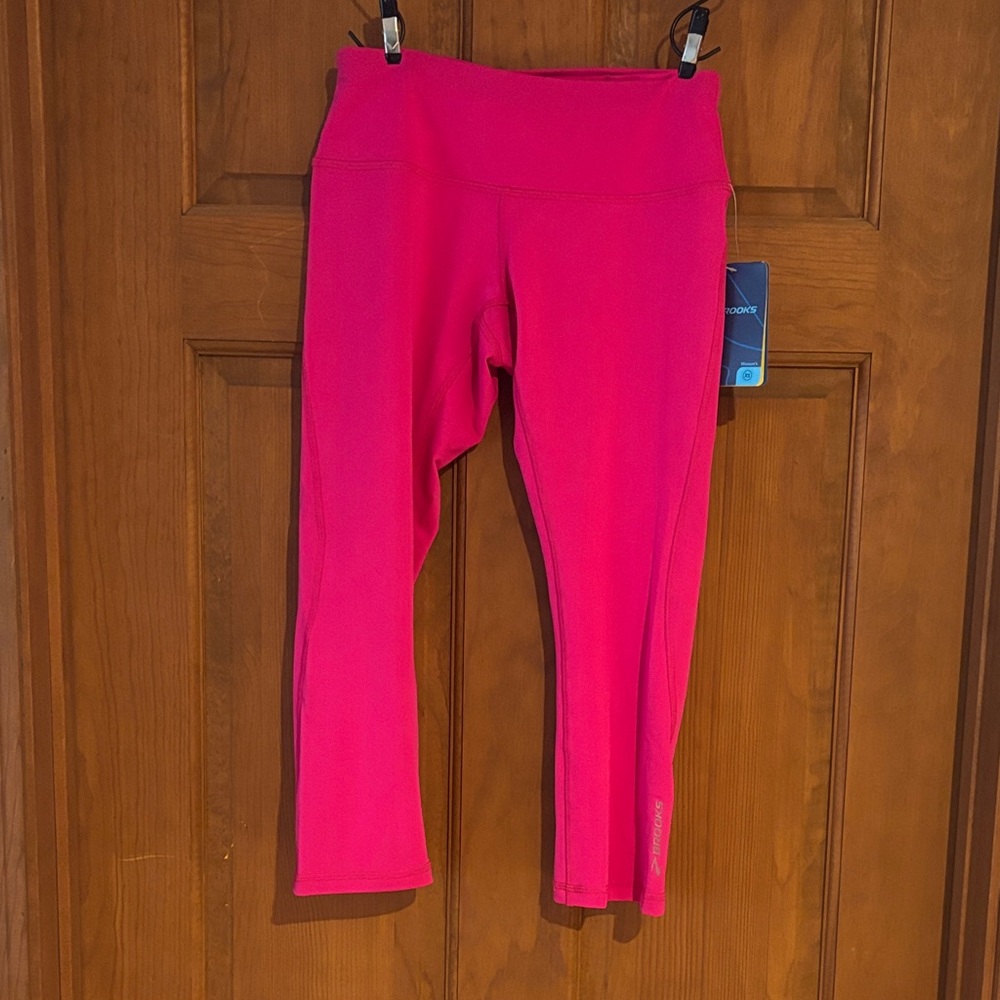 Brooks Vibrant Pink Leggings xs new